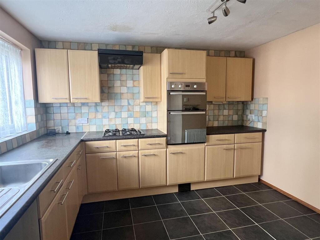 House in St Austell, Boscoppa - View 5