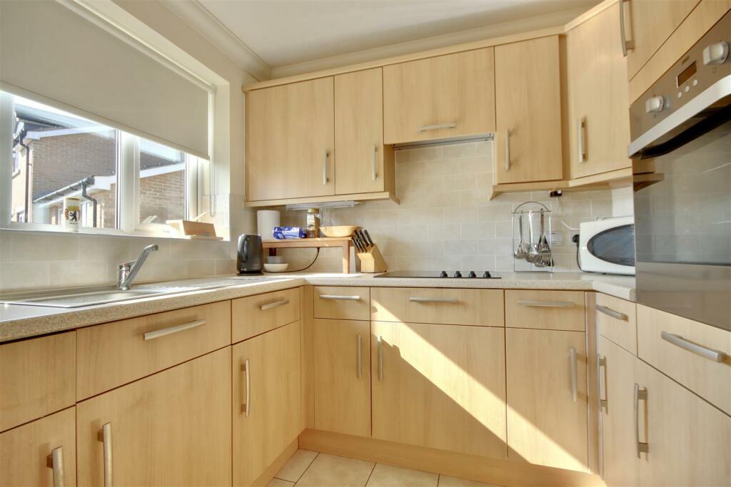 Alverstone Road, Southsea - View 5
