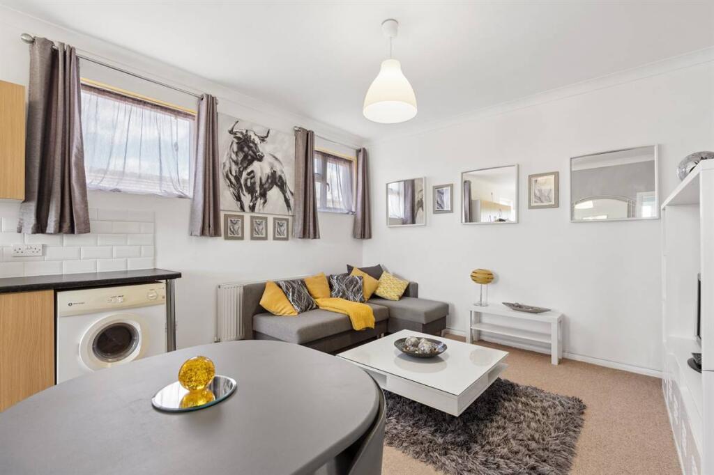 Apartment in Whitstable, South Tankerton - View 2