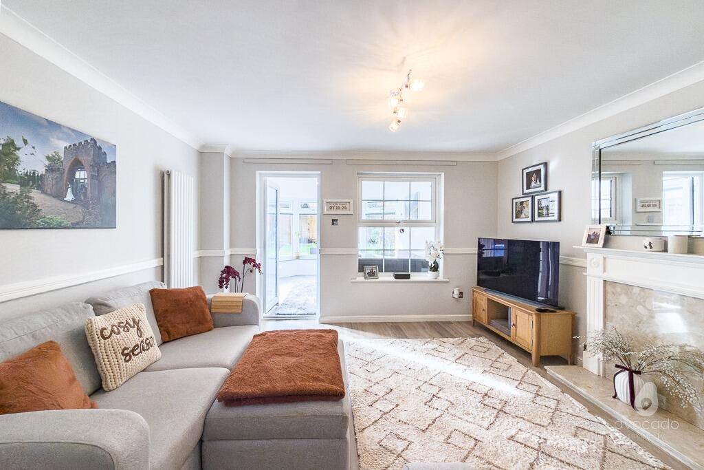 Wallcroft Close, Binfield, RG42 photo 3