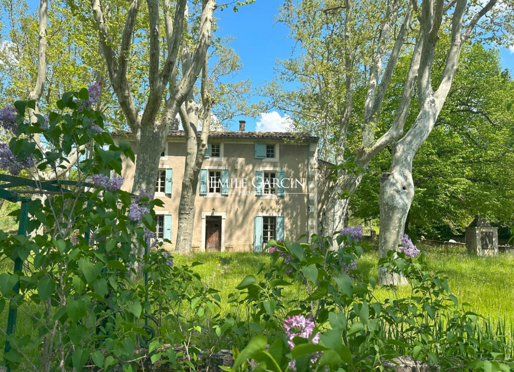 Main image of property: Provence-Alps-Cote d`Azur, Vaucluse, St-Martin-de-Castillon