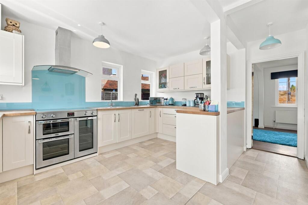 Whitehall Cottages - Hunsdon photo 3