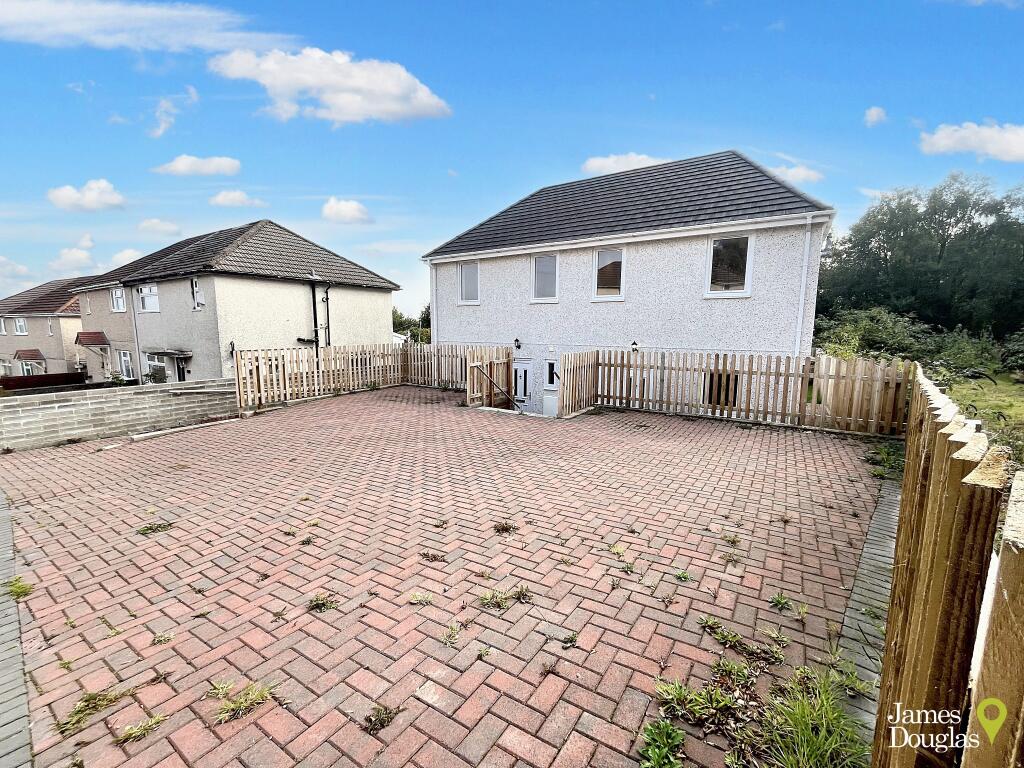 3-bed semi-detached on Garth Avenue, Glyncoch, Pontypridd, £155,000