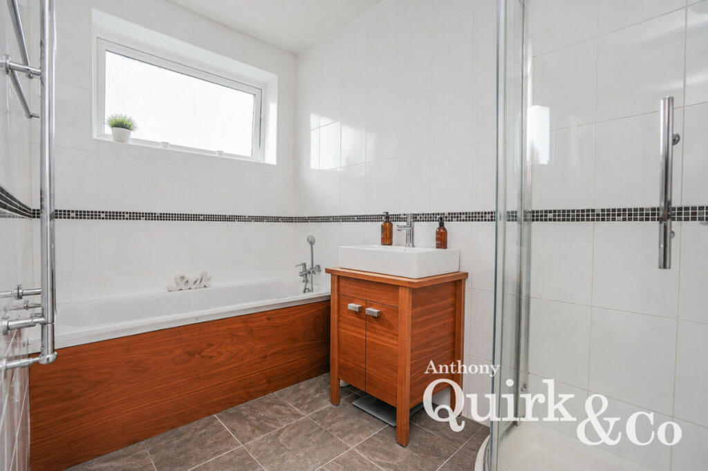 House in Castle Point, Canvey Island - More