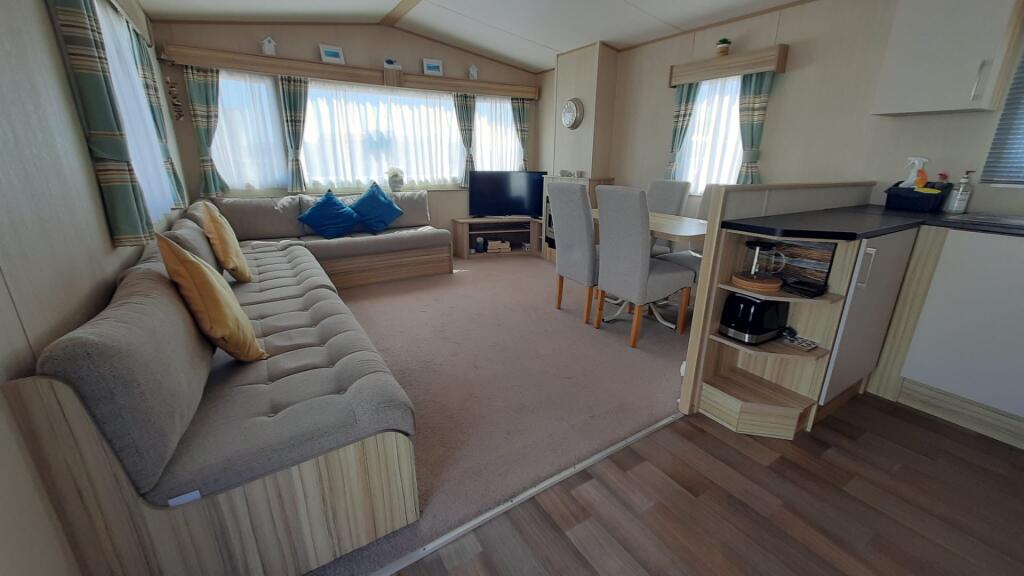 Abi Summerbreeze , South East England, Christchurch Road, Barton on Sea, England, BH25 7RE, United Kingdom
