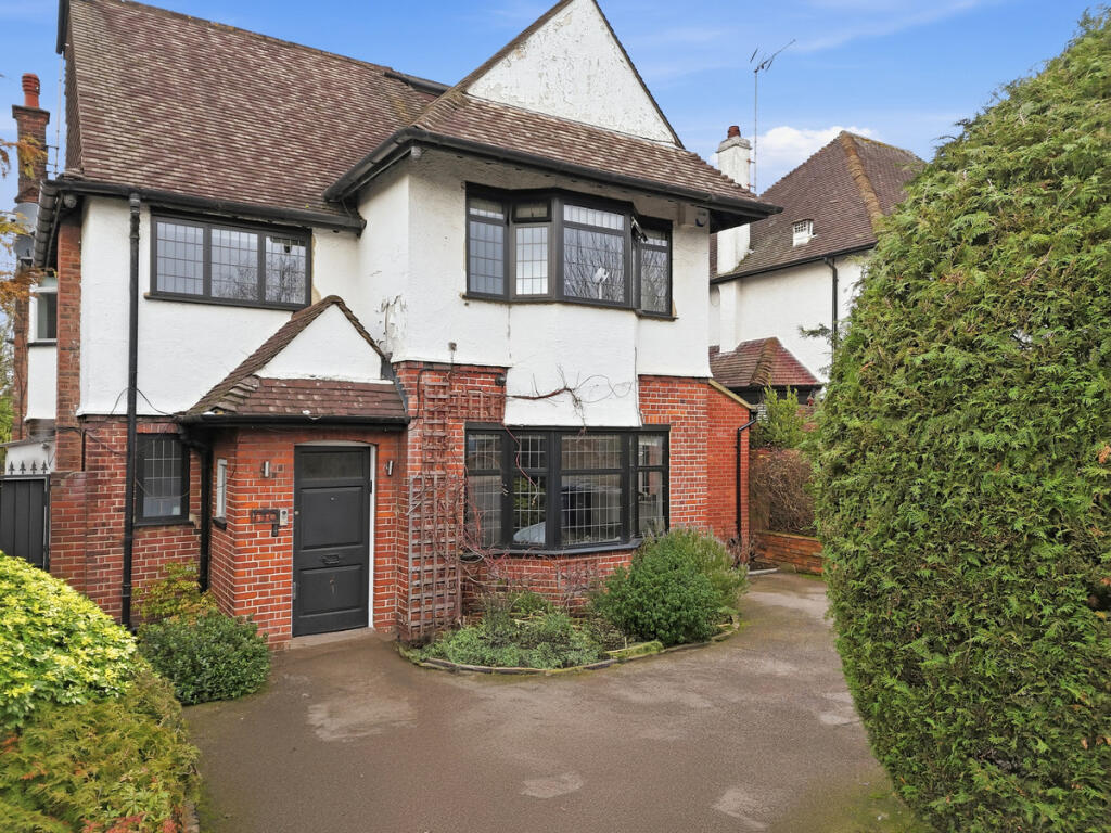 Main image of property: Hendon Lane, London, N3