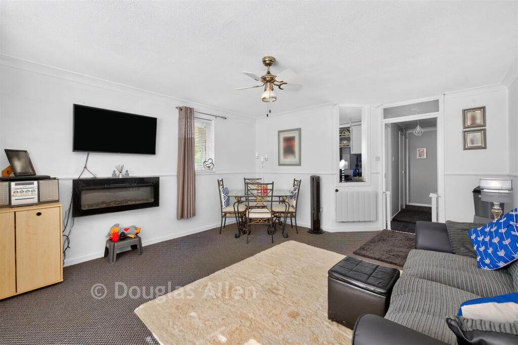 Apartment in Basildon, Essex - More