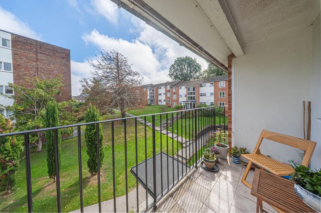 Apartment in Redhill - View 5