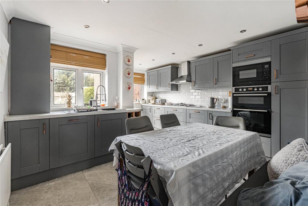 House in Twickenham - View 3