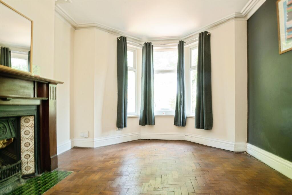 House in Cardiff, Grangetown - View 2