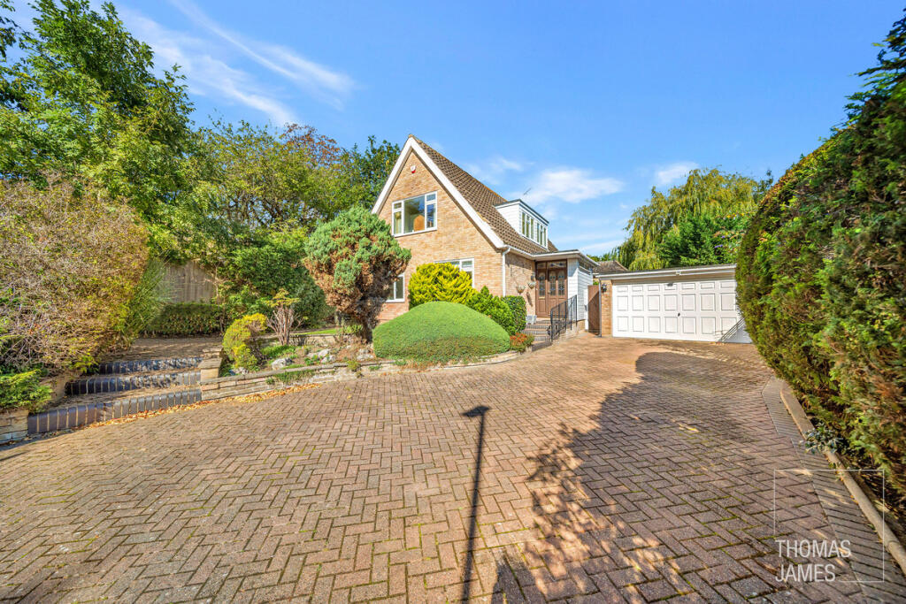 3-bed detached on Orchardmede, London, N21, £1,000,000