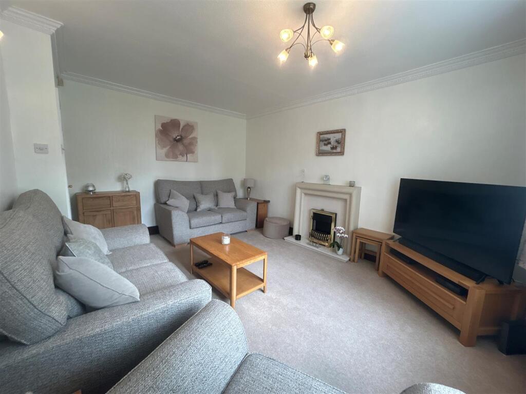 House in Stockport, Heald Green - View 5