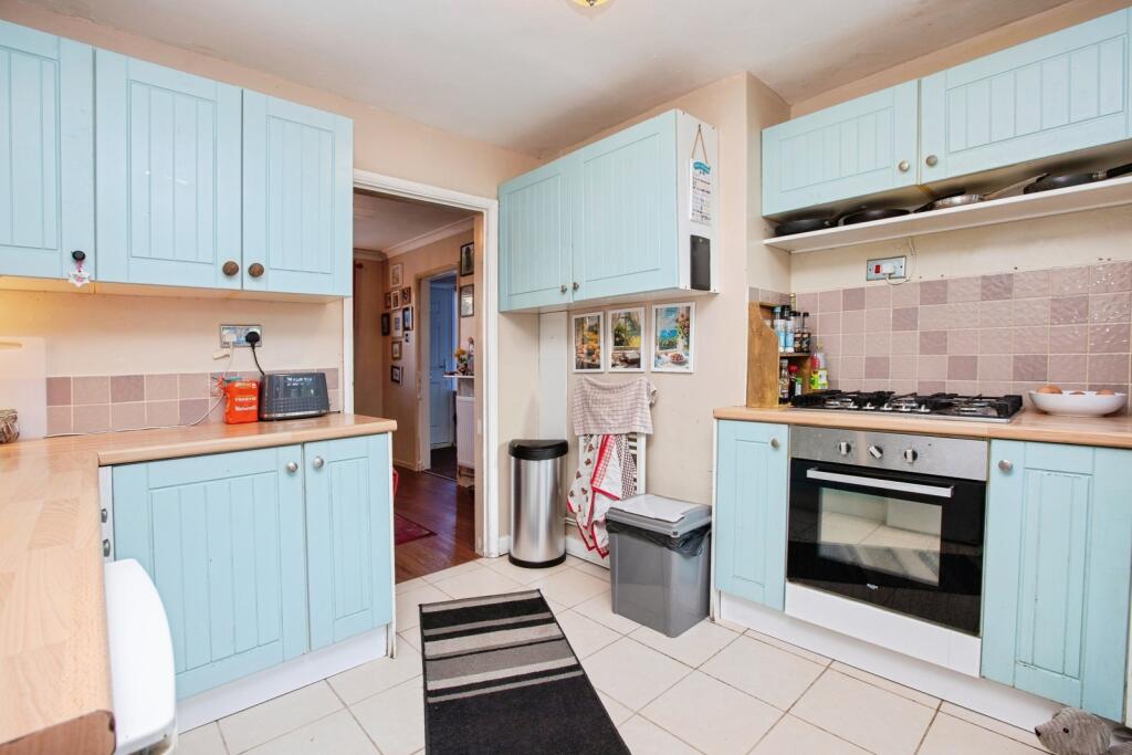 House in Newark and Sherwood, Farnsfield - More