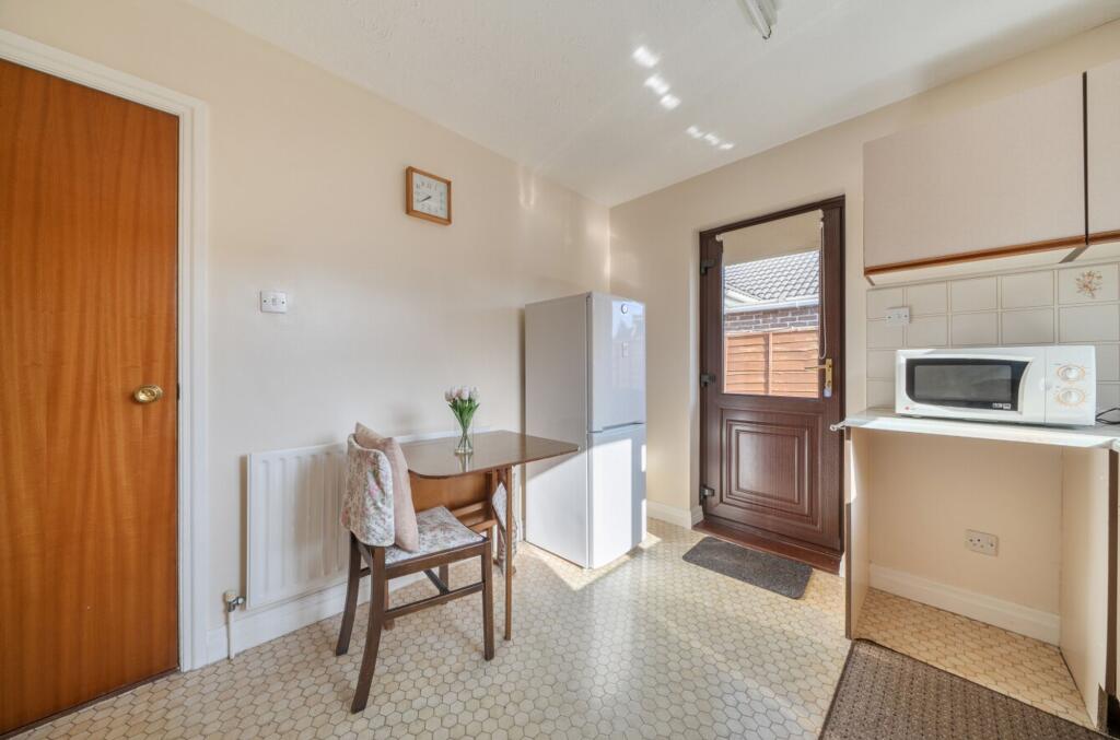 James Street, Selsey, PO20 - More