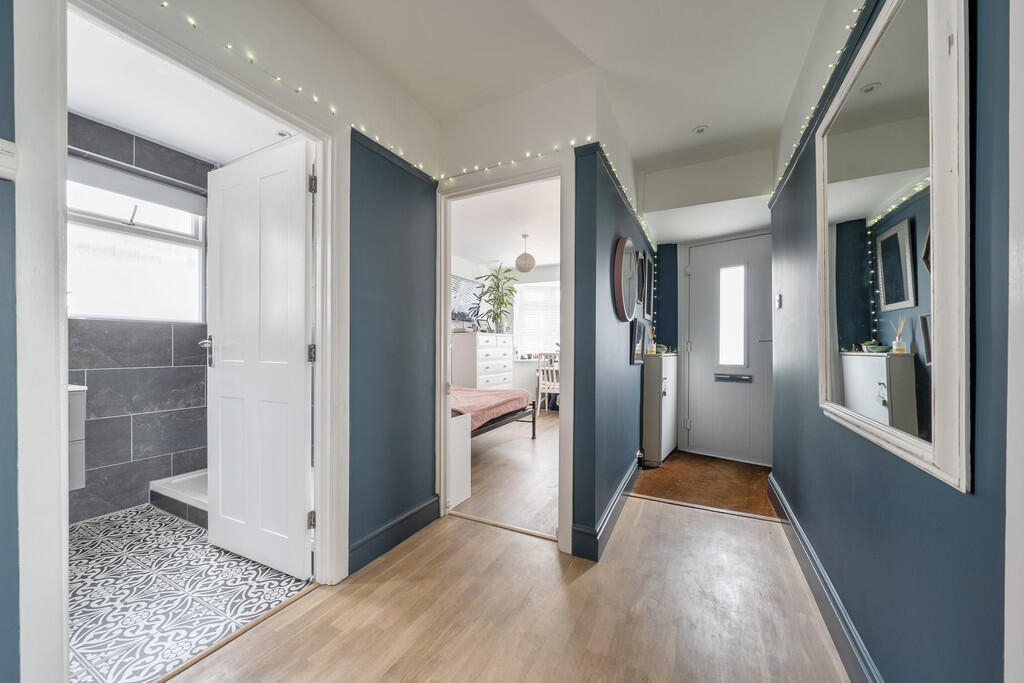 Worthing - detached Bungalow - View 4