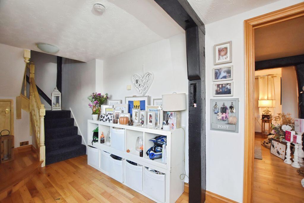 Kings Stables, Upper Woodford                ***VIDEO TOUR*** photo 3