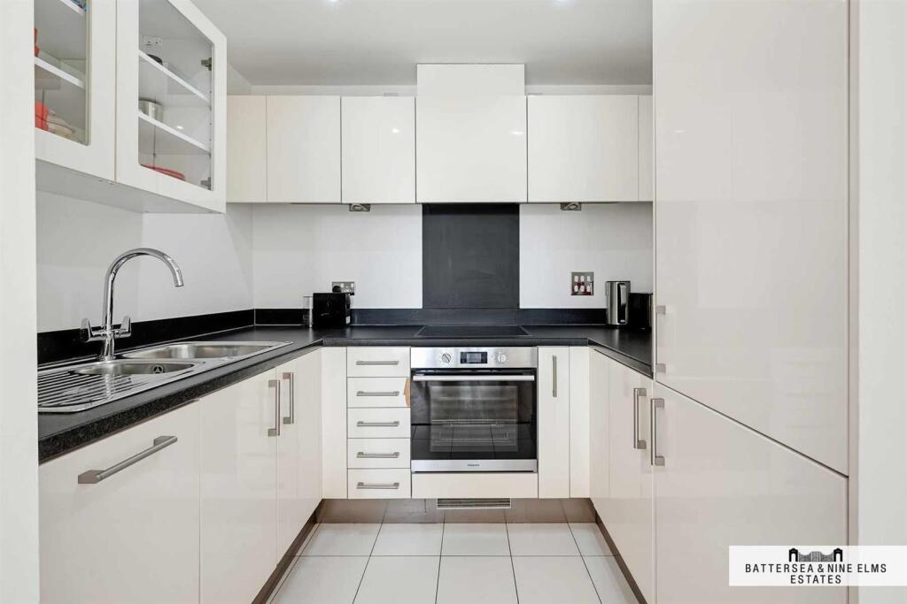 Apartment in London - More