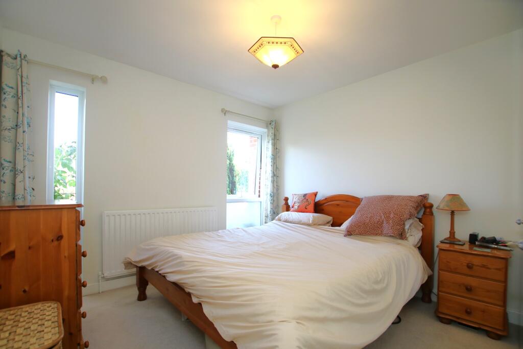 Apartment in Winchester, Hampshire - More