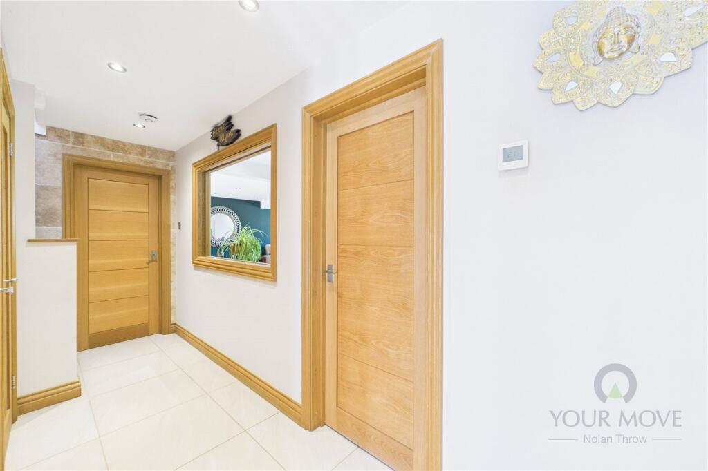 House in Northampton, Ringstead - More
