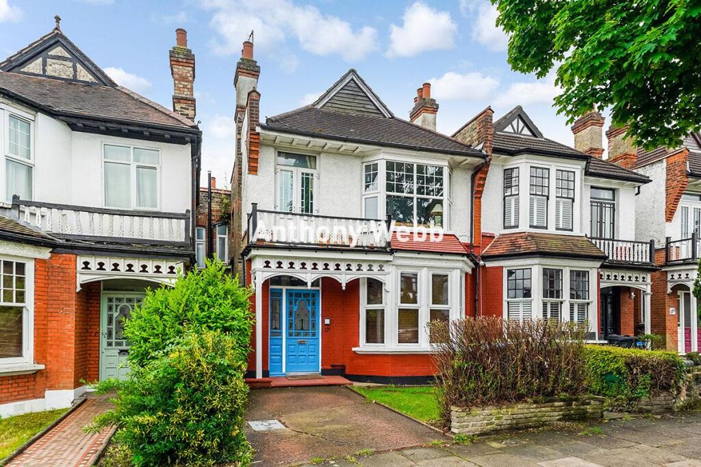 Main image of property: Fox Lane, Palmers Green, N13