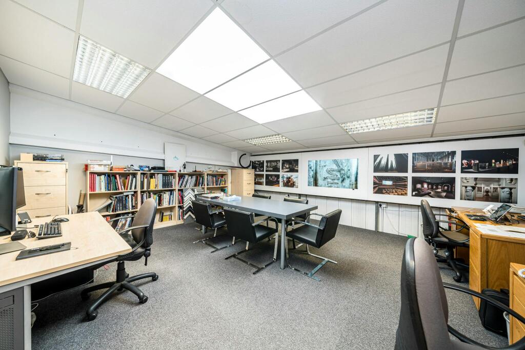 Studio 24, 87 Crampton Street first floor office 5.jpg