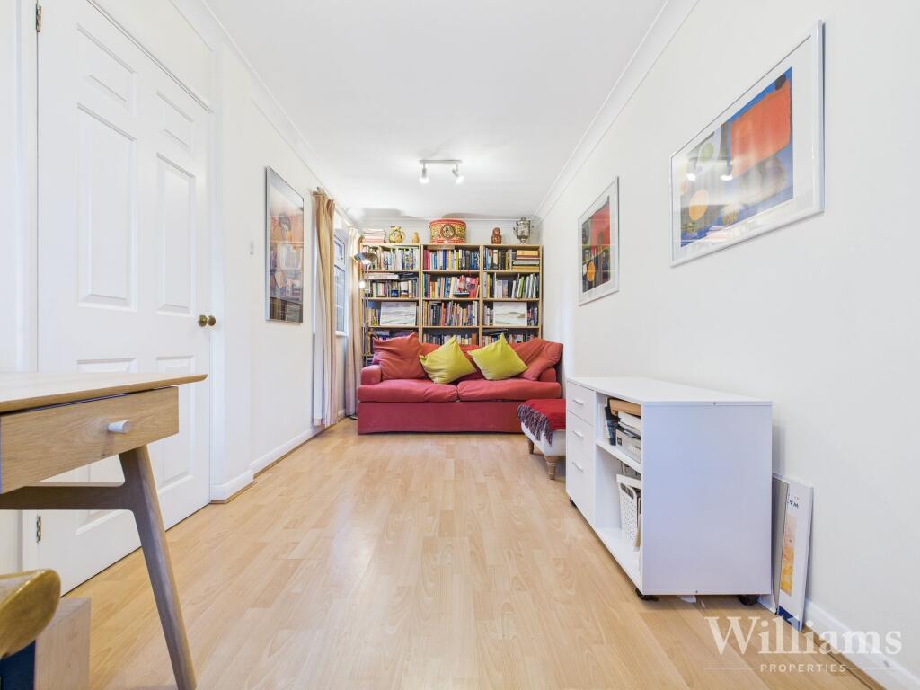 House in Aylesbury, Buckinghamshire - View 5