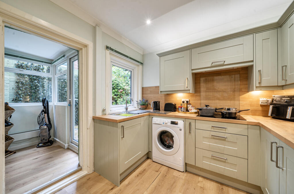 House in Southampton, Waterside Park, Botany Bay - View 4