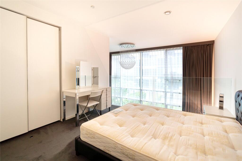 Apartment in London - View 5
