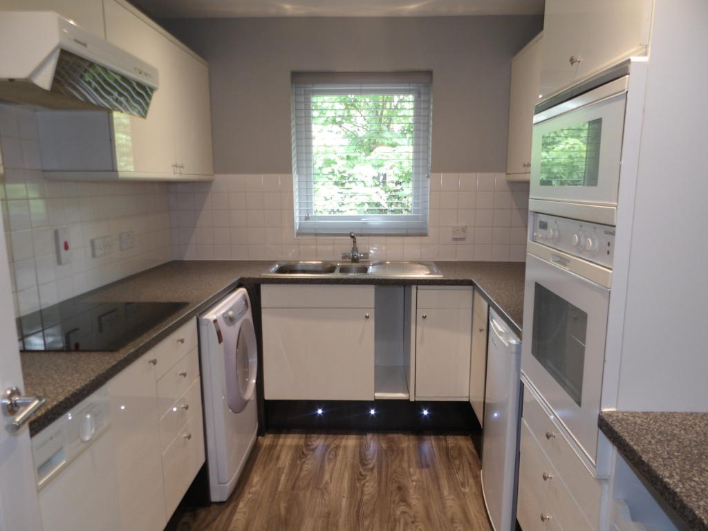 Apartment in Stockport - View 3