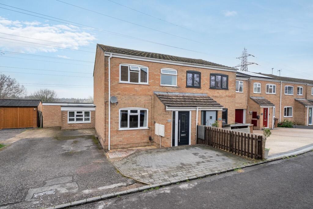 4-bed house on Lawrence Close, Andover, SP10, £325,000