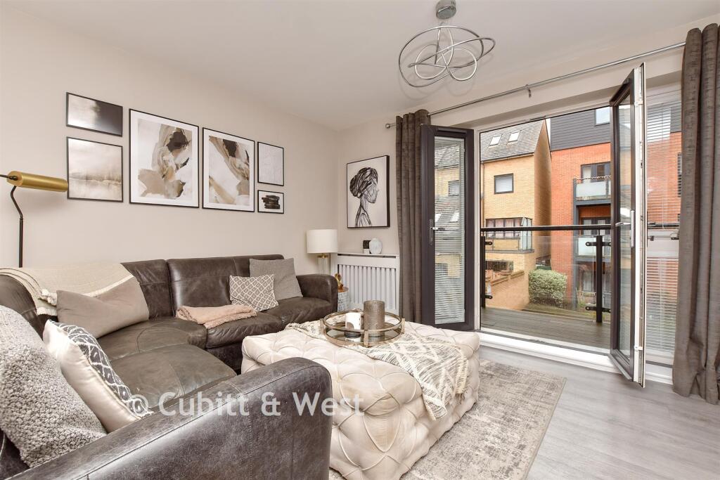 Apartment in Sutton - View 3