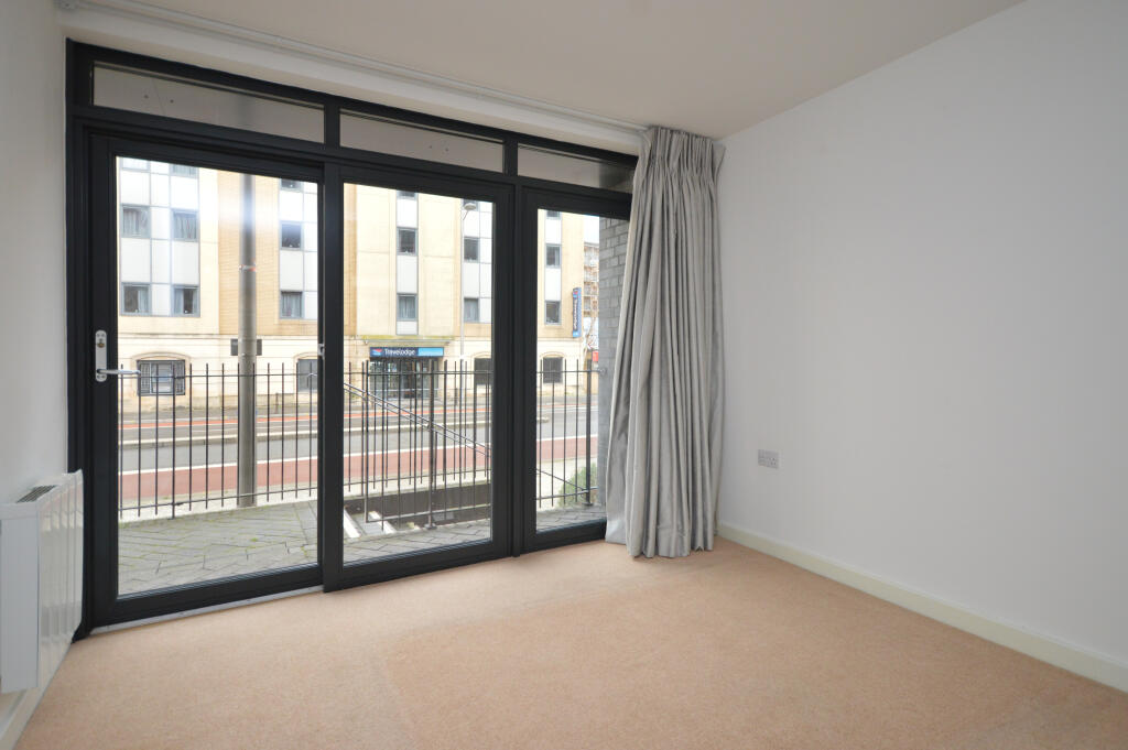 Apartment in Bristol - View 4