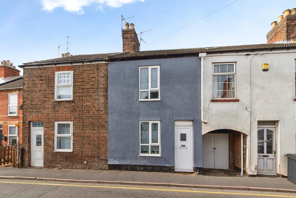 Main image of property: Hawthorn Bank, SPALDING