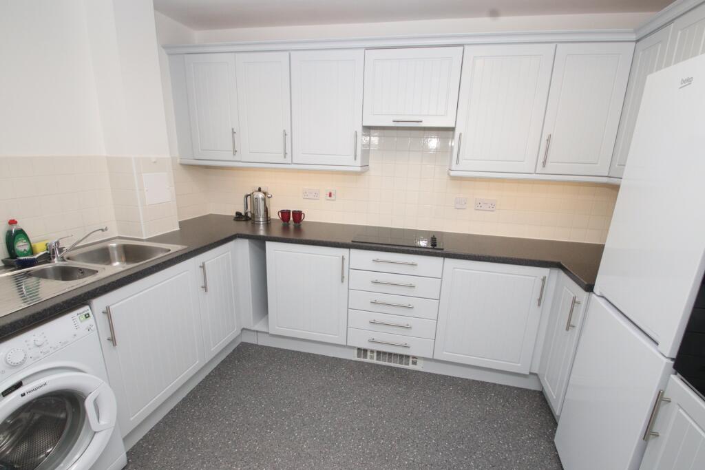 Apartment in Orpington, Broom Hill, Goddington - View 4