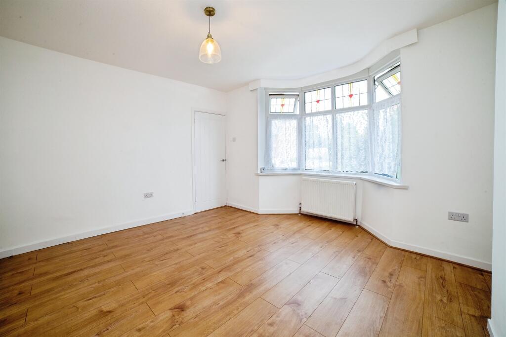 House in Broxtowe, Eastwood - View 3