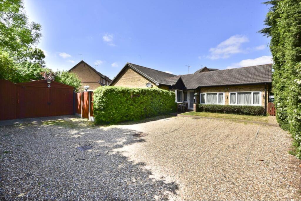 Main image of property: Clive Close, Potters Bar, EN6