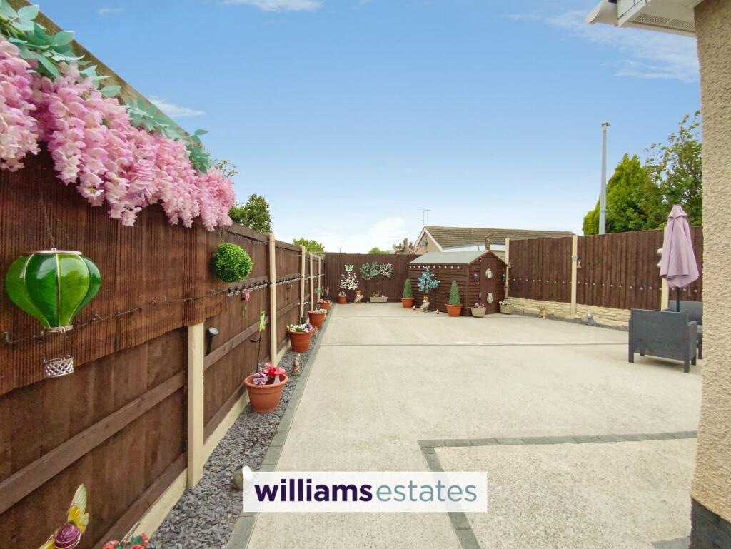 Saunders Way, Rhyl, LL18 photo 4