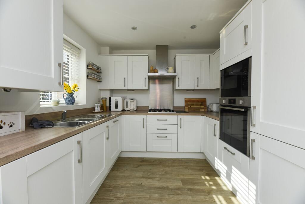 Blaine Road, Alconbury Weald, PE28 photo 3