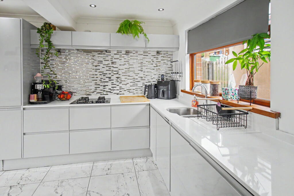 House in Abertridwr, Caledfryn, Penyrheol Trecenydd & Energlyn - More