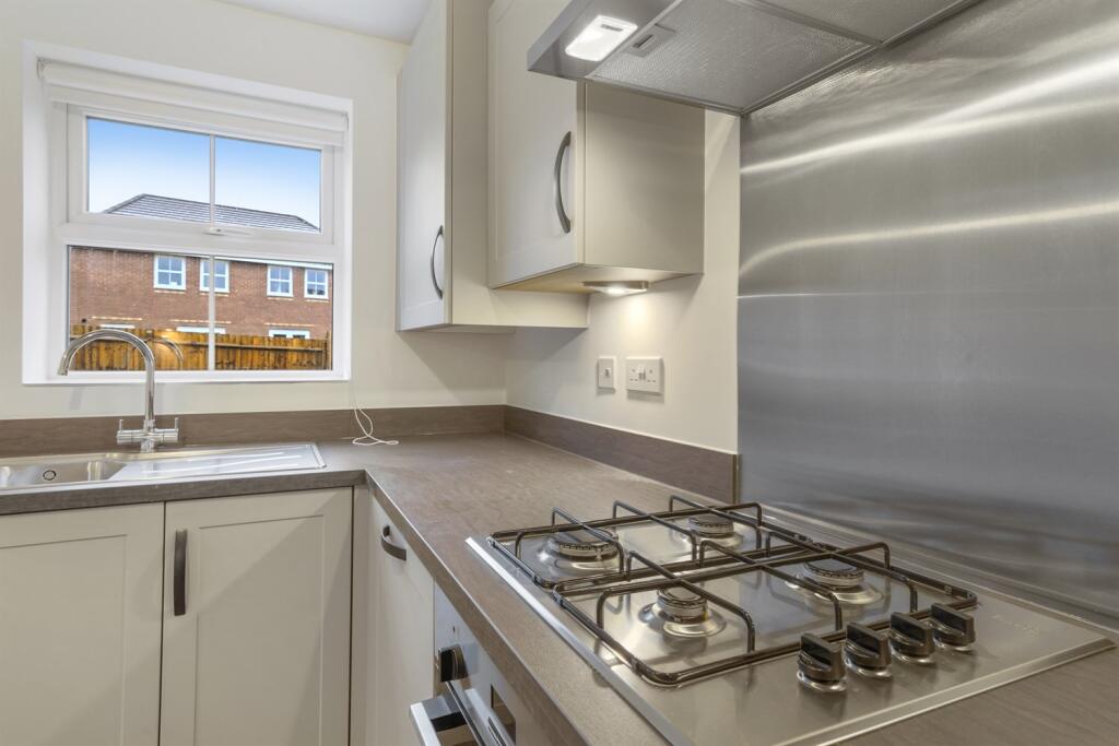 House in Stoke-on-Trent - View 4