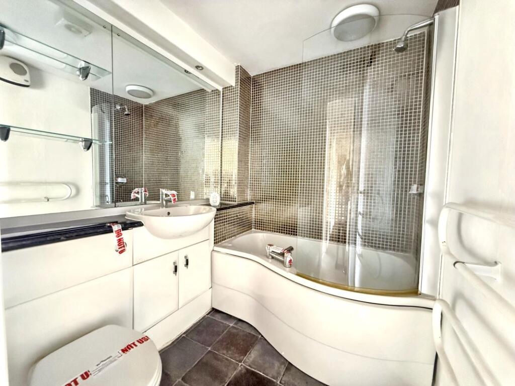 Apartment in Llanelli - View 4
