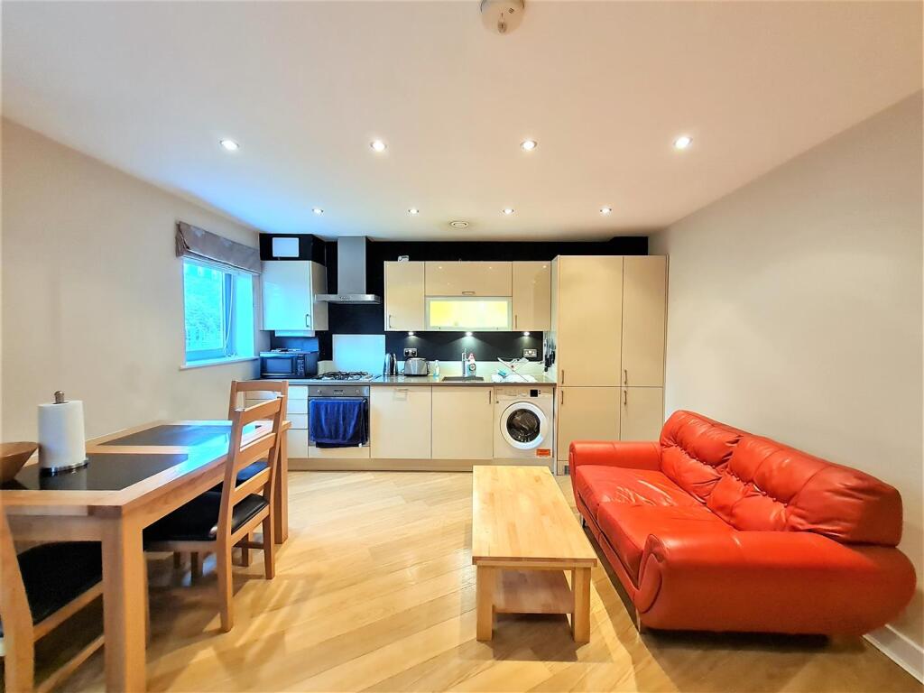 Main image of property: 411 Battersea Park Road, London