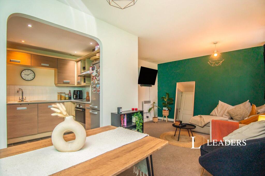 Apartment in Worcester - View 2
