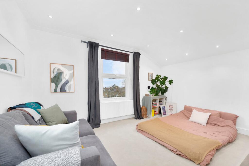 Apartment in London, Brondesbury Park, Brondesbury - View 2