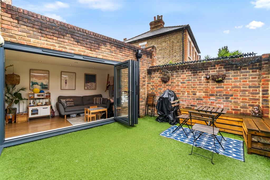 House in Twickenham - View 2