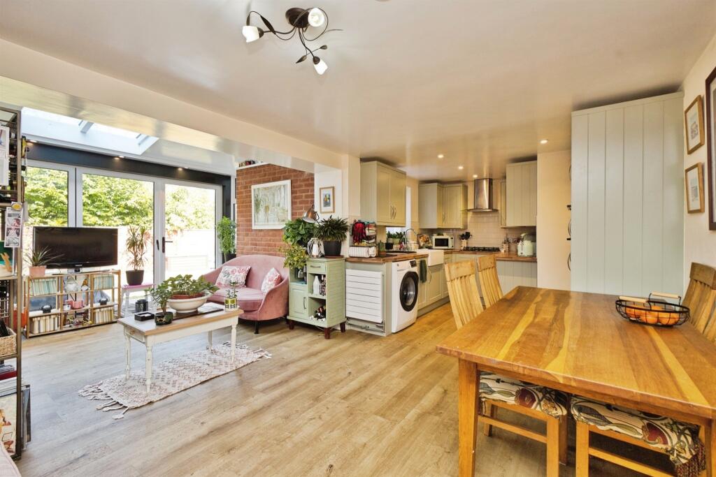 House in Bath - View 2