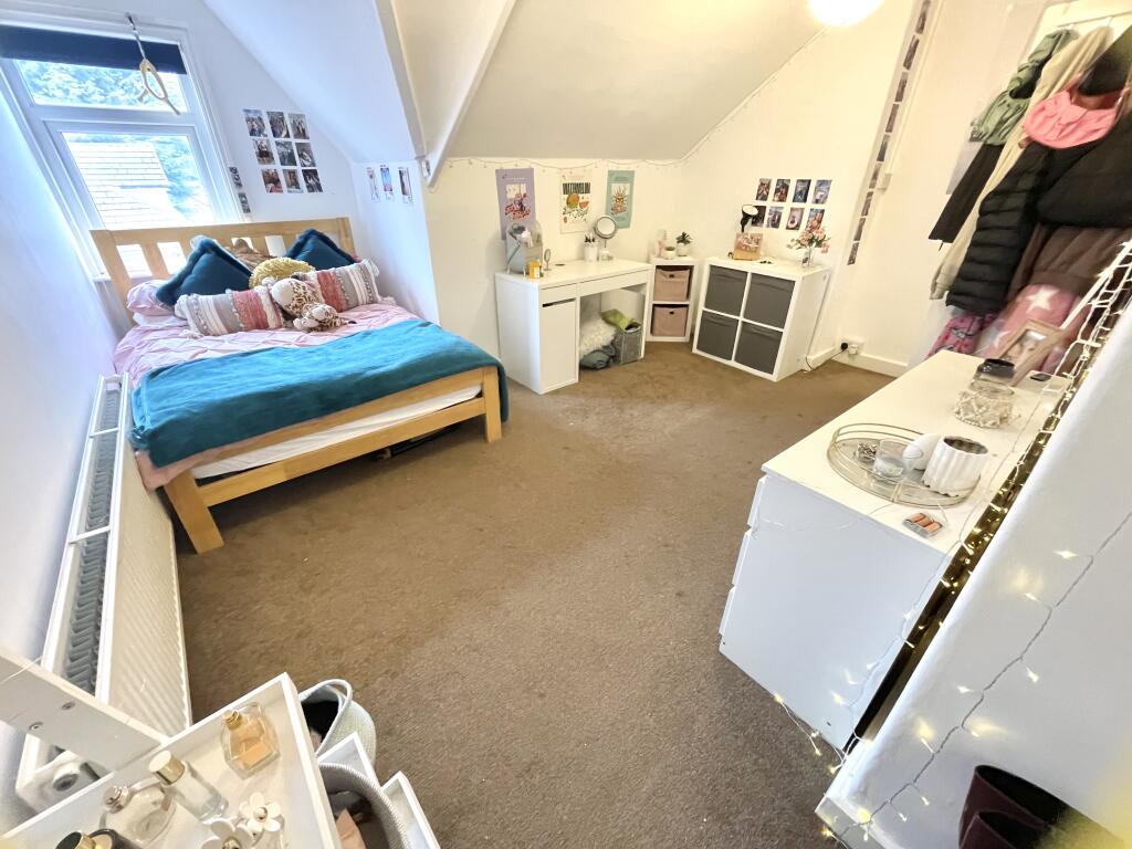 House in Leeds, West Yorkshire - More
