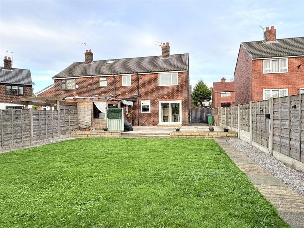 Coniston Grove, Heywood, Greater Manchester, OL10 photo 2