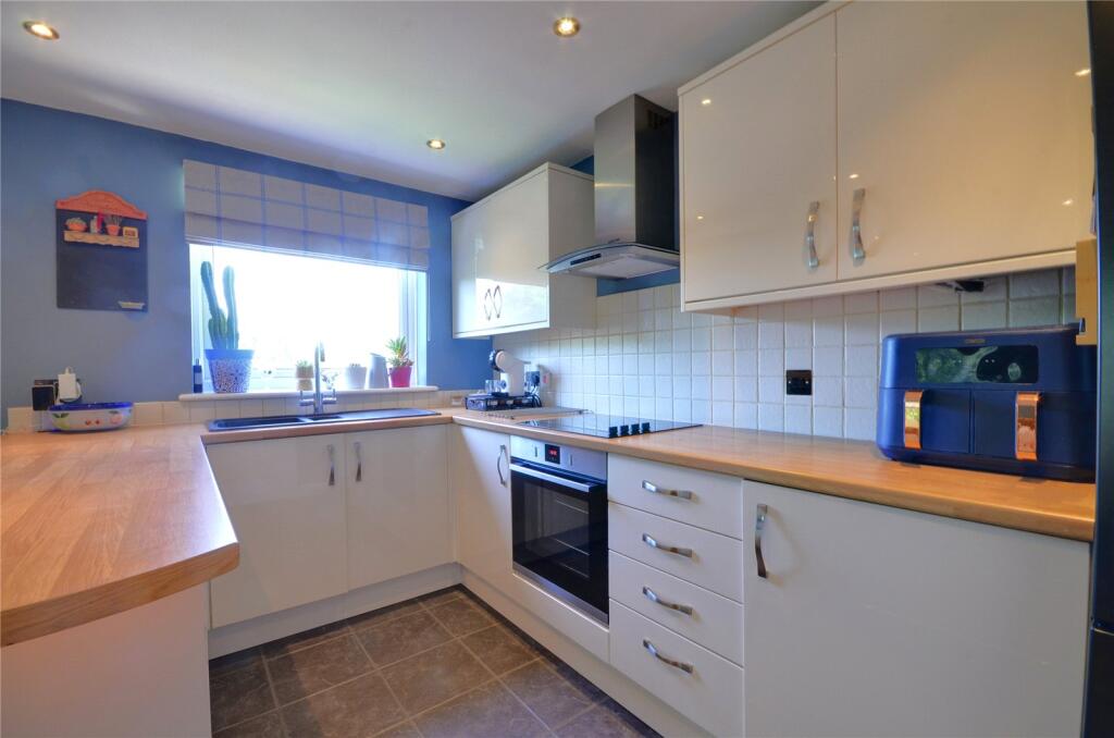 Apartment in Redhill - View 4
