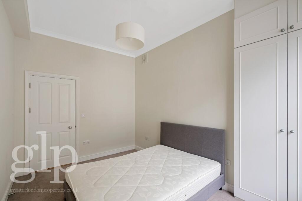 Apartment in London - More